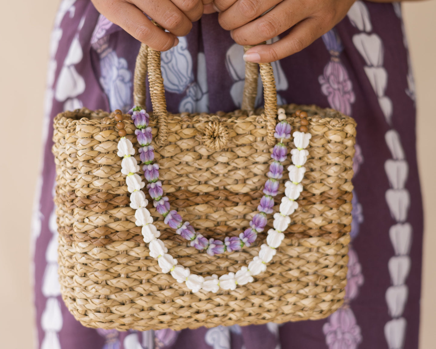 Crown Flower Lei 'Eke (Purse Lei)