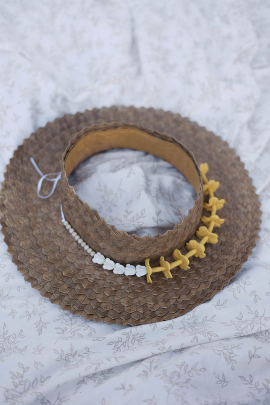 Lei Pāpale (Puakenikeni & Crown Flower)